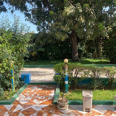 One World Village Guesthouse Bakau 외부 사진