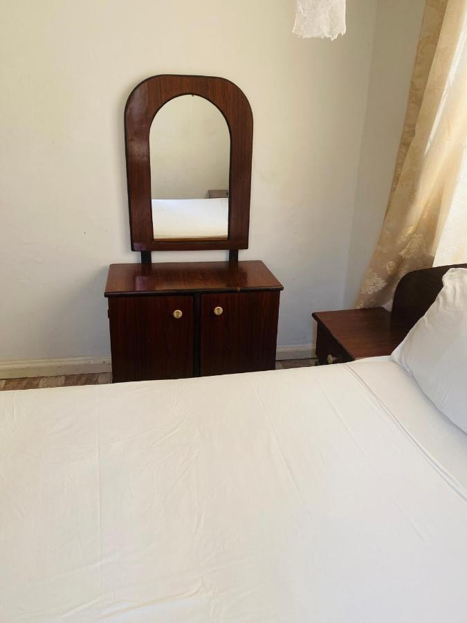One World Village Guesthouse Bakau 외부 사진