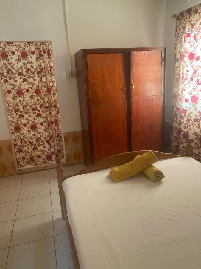 One World Village Guesthouse Bakau 외부 사진