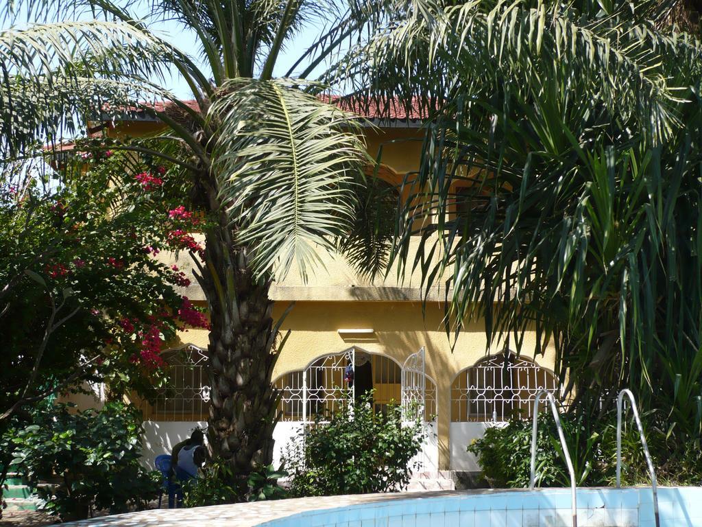 One World Village Guesthouse Bakau 외부 사진