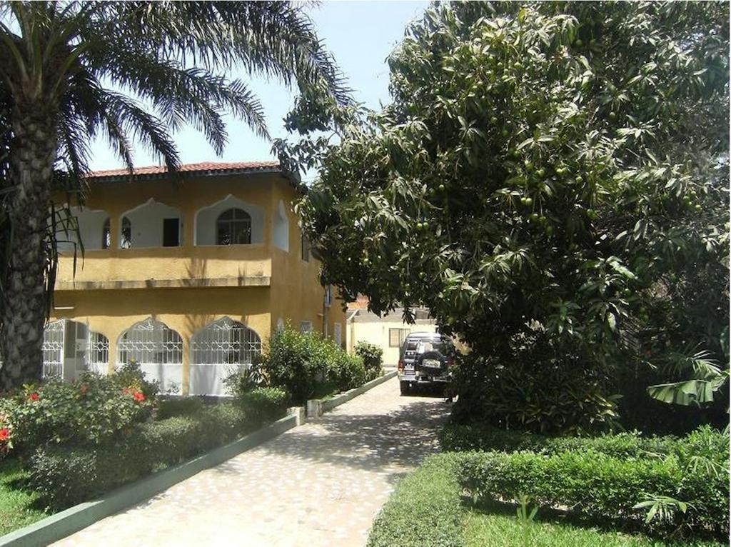 One World Village Guesthouse Bakau 외부 사진