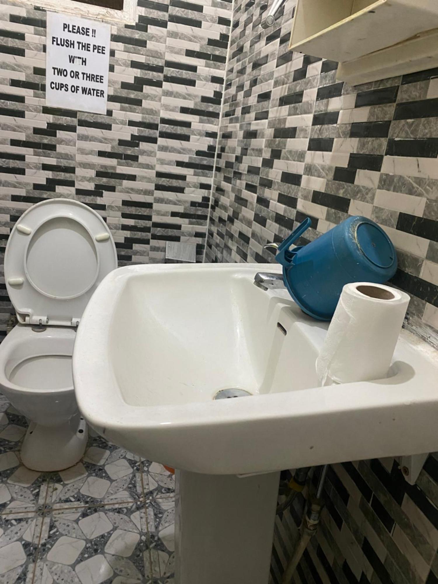 One World Village Guesthouse Bakau 외부 사진