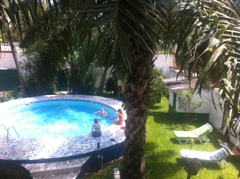 One World Village Guesthouse Bakau 외부 사진