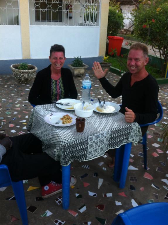 One World Village Guesthouse Bakau 외부 사진