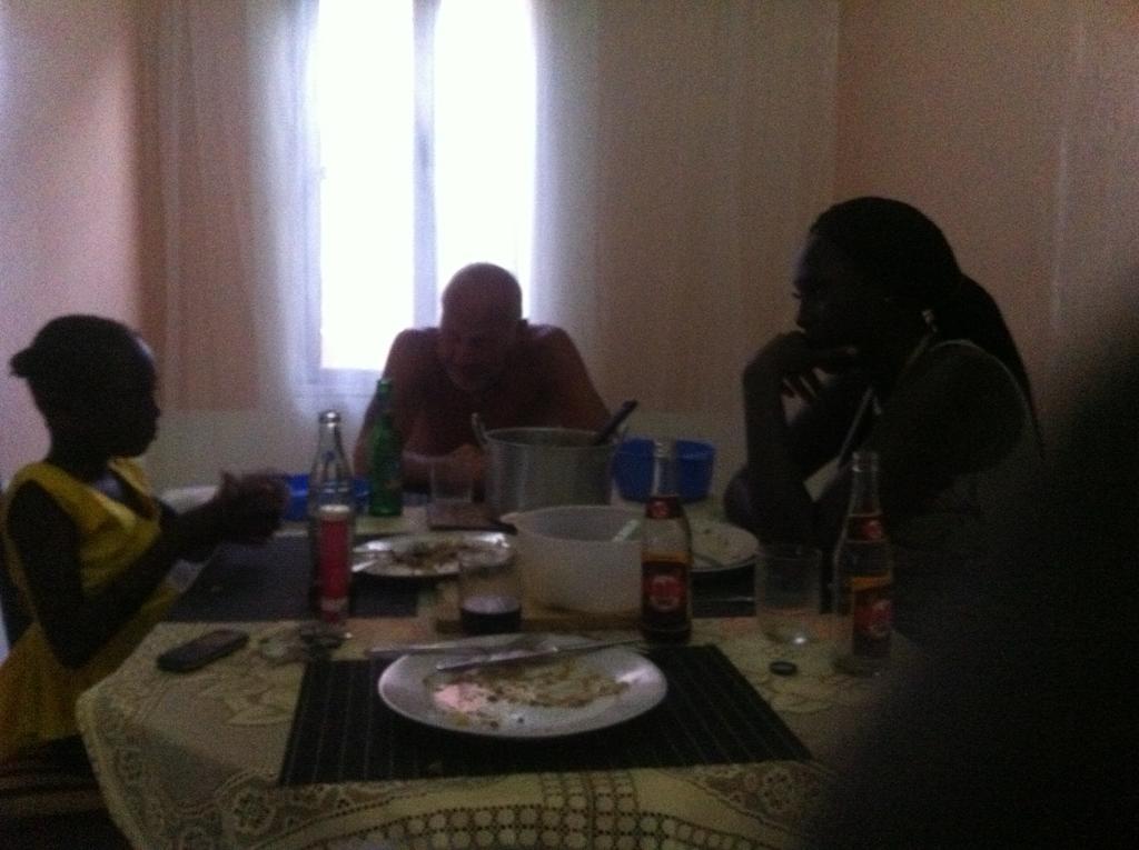 One World Village Guesthouse Bakau 외부 사진