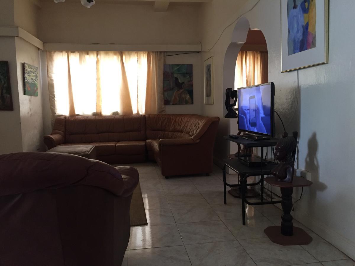 One World Village Guesthouse Bakau 외부 사진