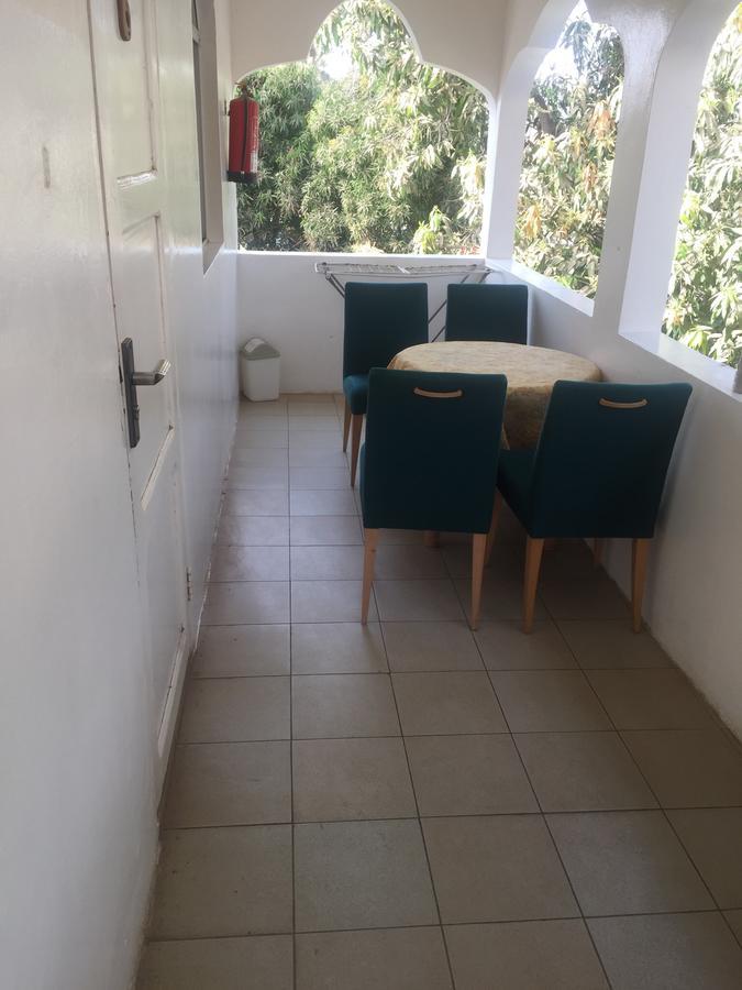 One World Village Guesthouse Bakau 외부 사진