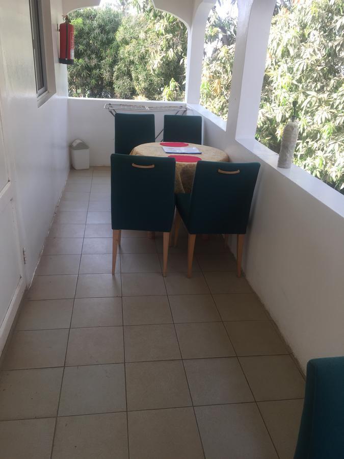 One World Village Guesthouse Bakau 외부 사진